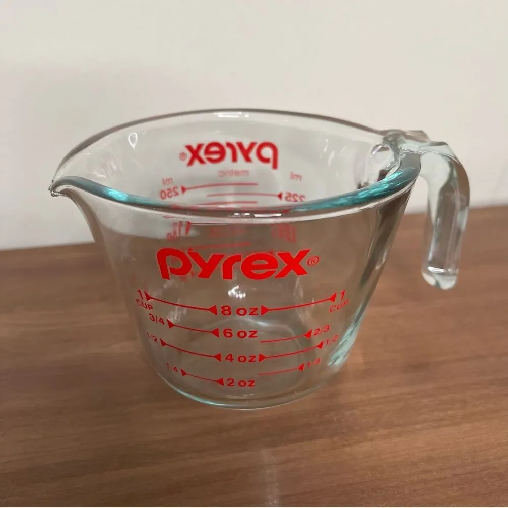 Vintage pyrex USA One Cup Glass Measuring Cup Red Graphics Retro Like New